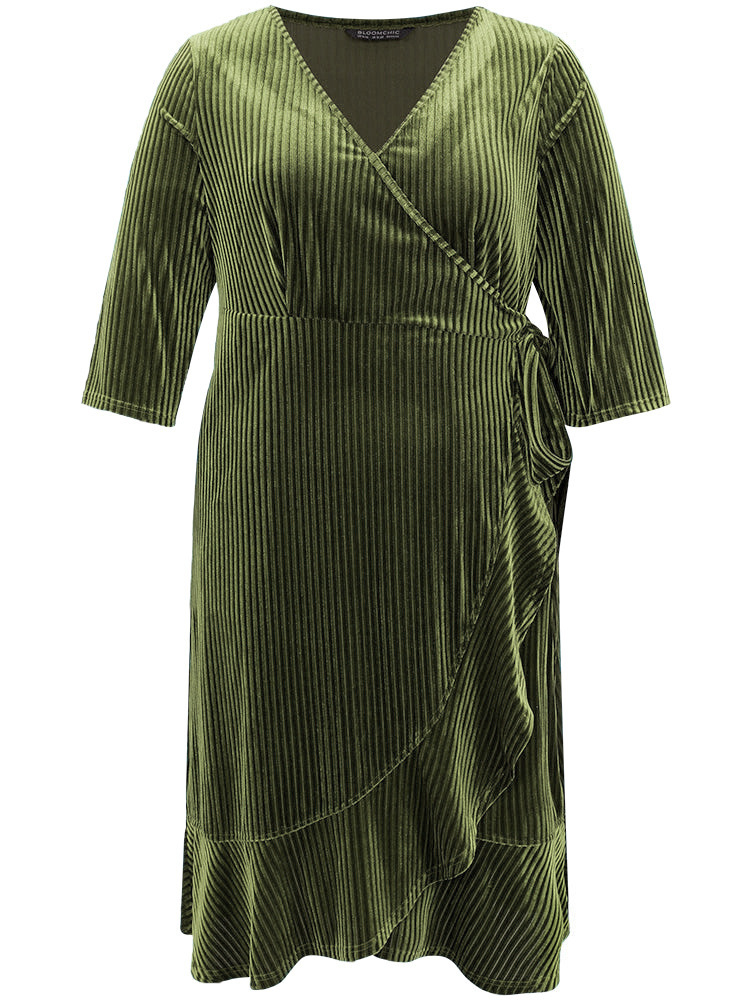 Elegant and Intellectual Temperament Fit Plus Size Womens Dress with Ruffle Edge Straps and Waist Cinching V-neck Dress