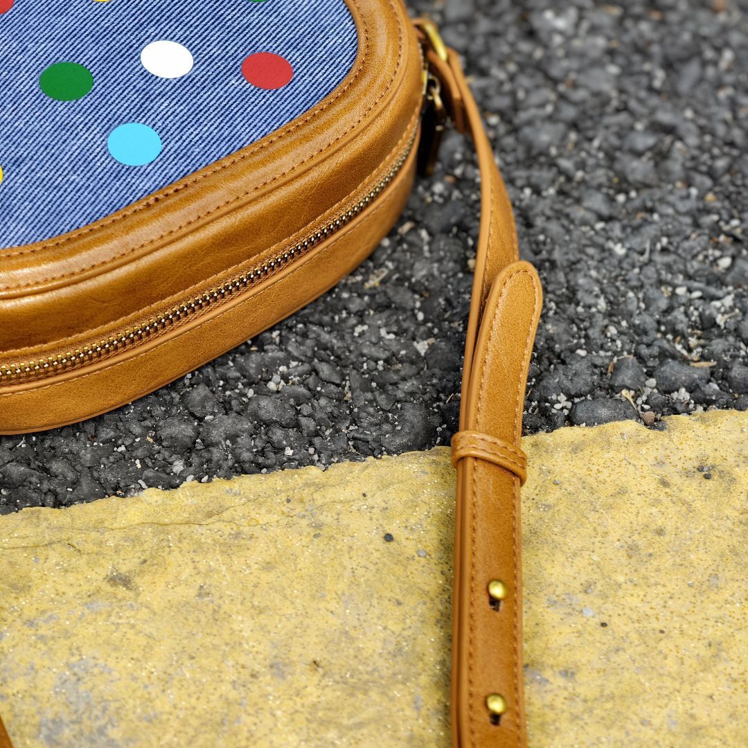 2025S Creative Cowboy Oil Crossbody Casual Versatile Spot Women Plant Tanning Fun Small Designer Shoulder Bag