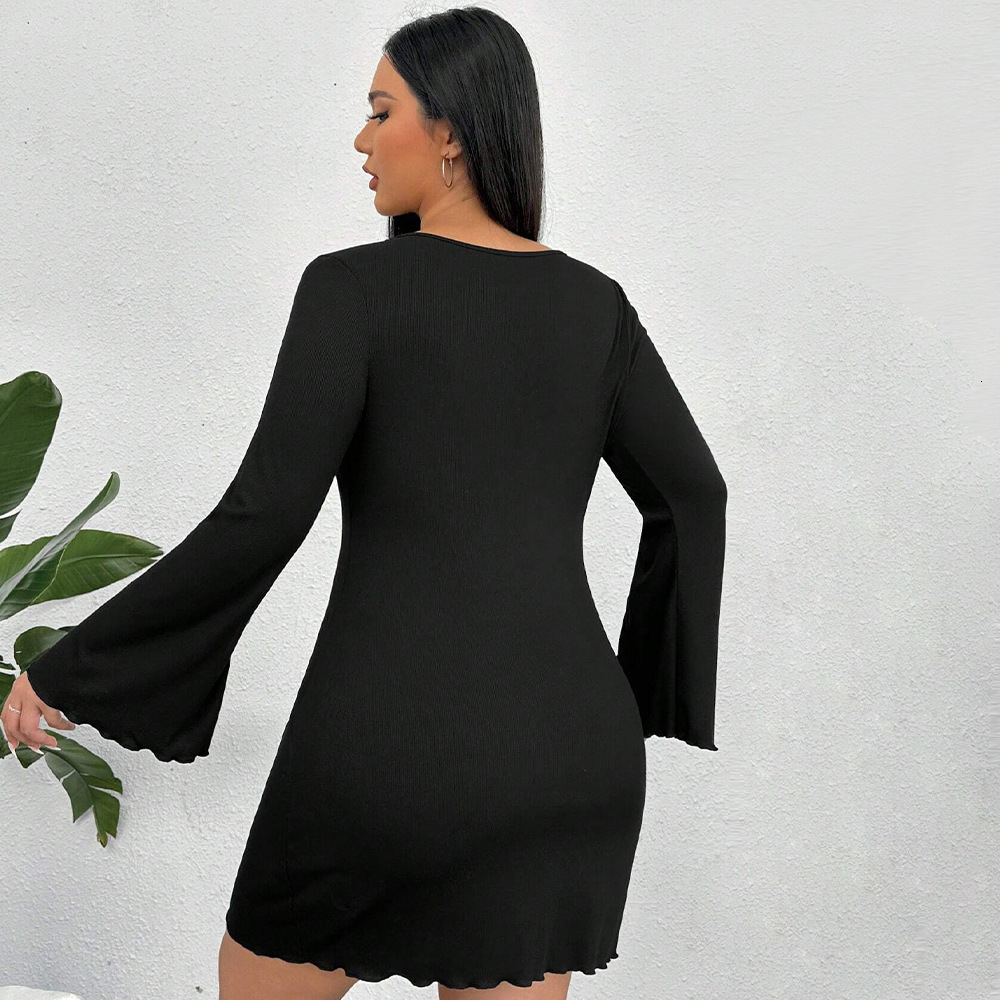 Large Size Womens Autumn and Winter New Sexy V-neck Flared Sleeves Hip Hugging Long Sleeved Dress with Temperament