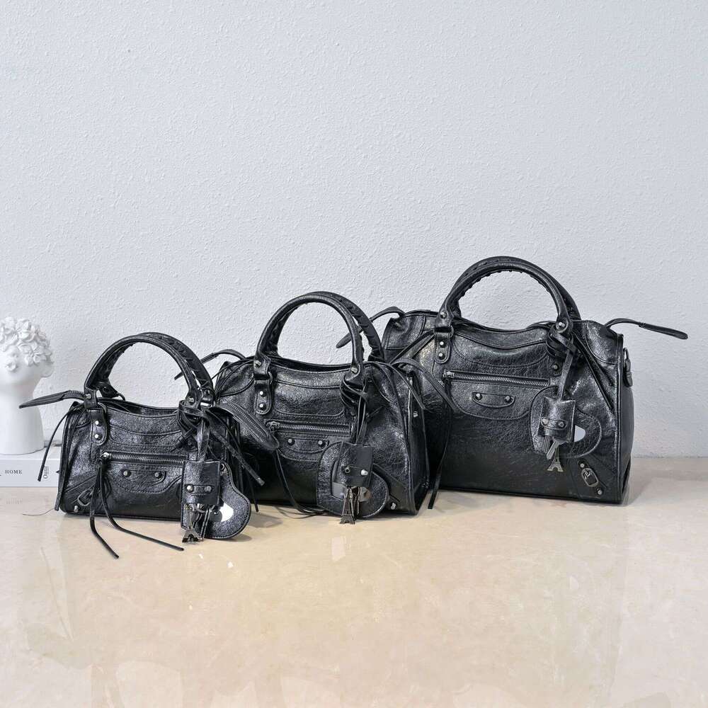 New oil leather fabric high end classic Le City motorcycle bag large black nail handbag shoulder