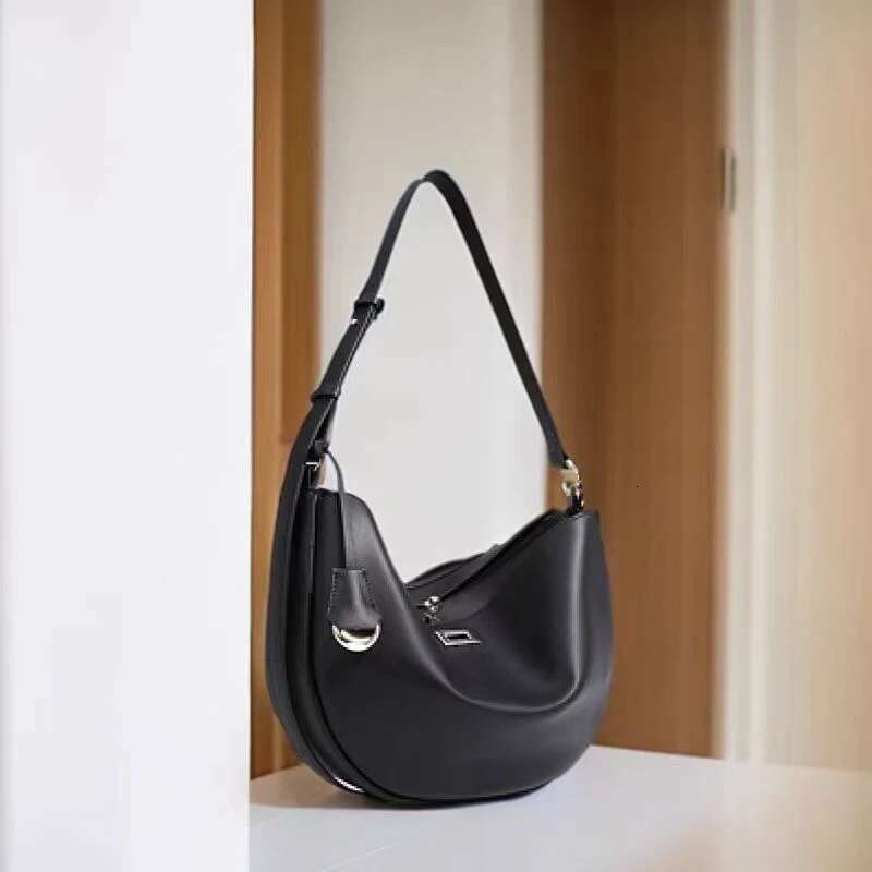 Brand Classic Crescent Exquisite Crossbody Designer High-end Shoulder Leather Texture Lock Women Bag Fashion New