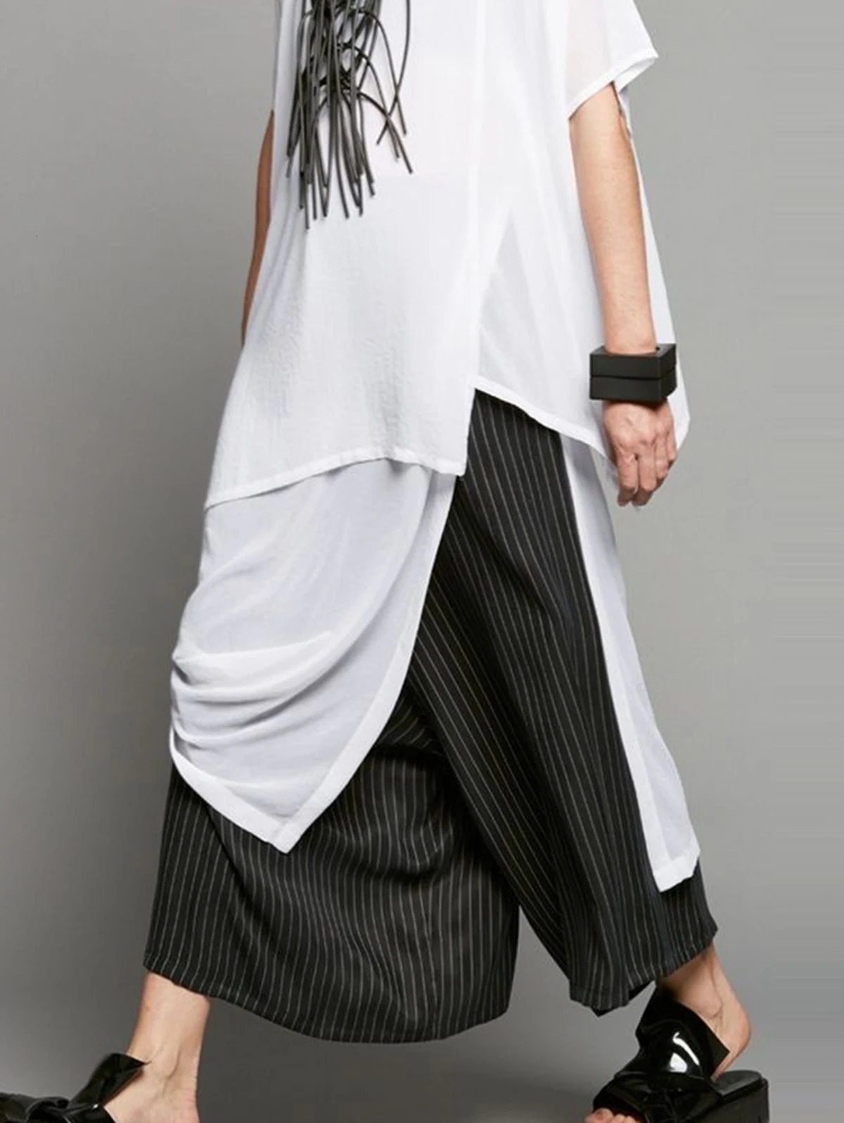 Women Plus Size Asymmetric Slit Hem Shirt Short Sleeve Casual Minimalist Summer Streetwear Round Neck Tops t shirts 250514