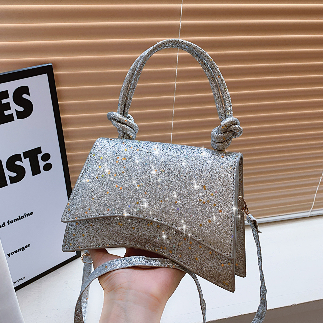 2025S designer new fashion sequin handbag women texture commuting shoulder crossbody versatile ins style armpit bag trend