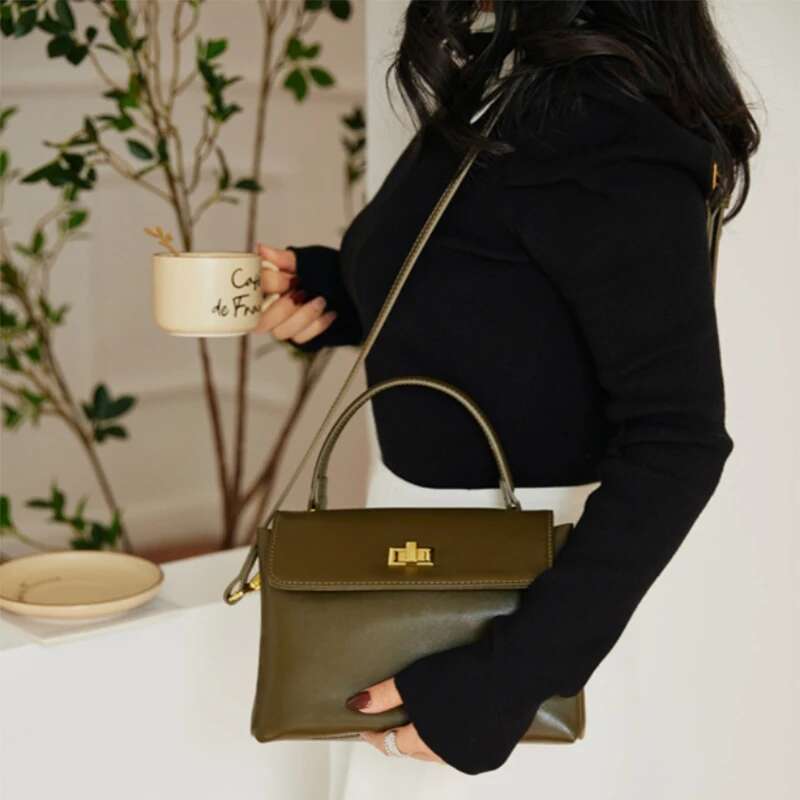 Cowhide Genuine Tote Bag For Women Long Shoulder Strap High Quality Leather Gold Lock Handbag Versatile Crossbody Bags