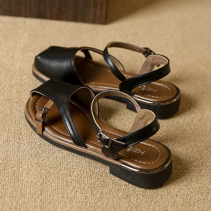 Summer 2024 New Baotou Hollow Soft Leather Flat One Word Buckle Casual Fashion Women Platform Sandals 450c dh5367242