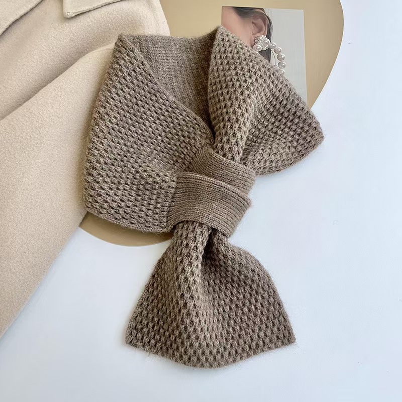 T717 autumn and winter cross warm wool knitted small scarf female Korean version all-match lazy short solid color neck protection small scarf trend