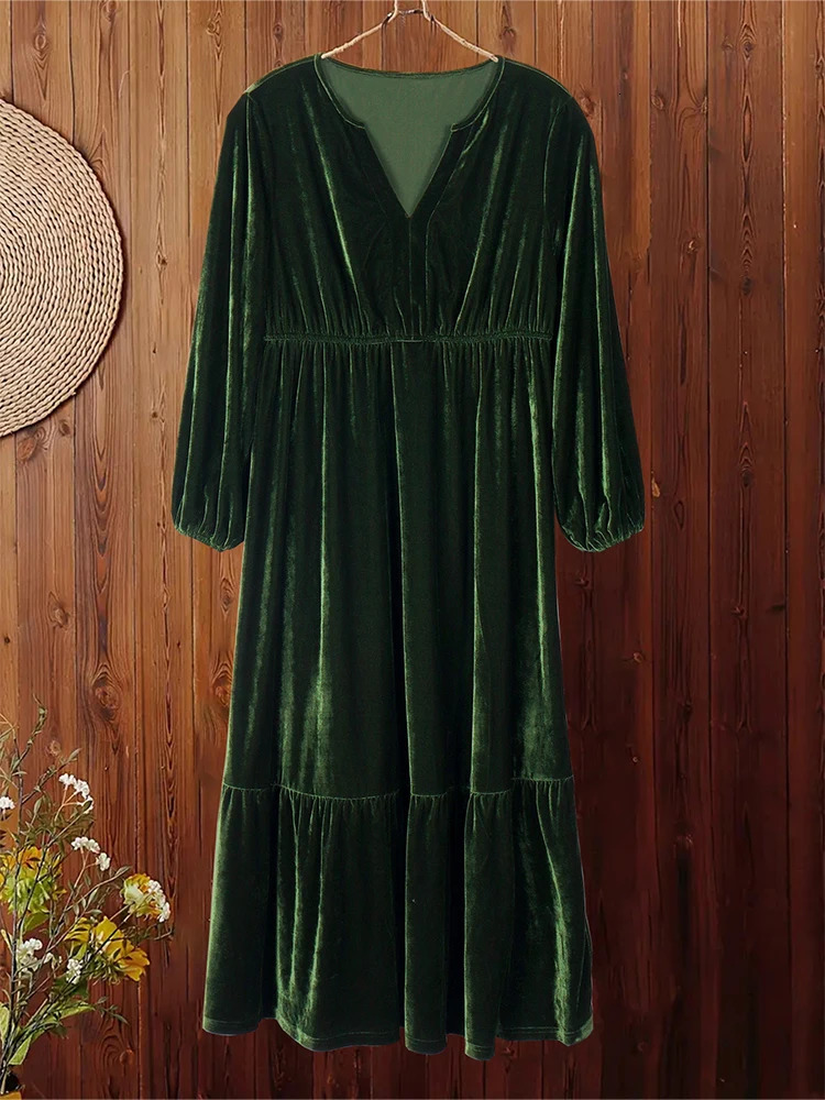 Plus size velvet Vneck Aline dress for womens waist elegant highend long sleeved solid color 250506