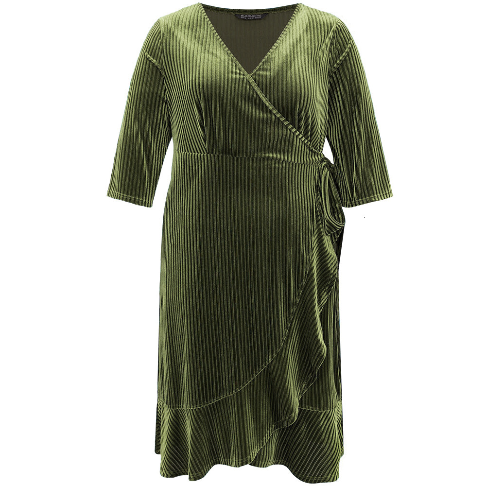 Elegant and Intellectual Temperament Fit Plus Size Womens Dress with Ruffle Edge Straps and Waist Cinching V-neck Dress