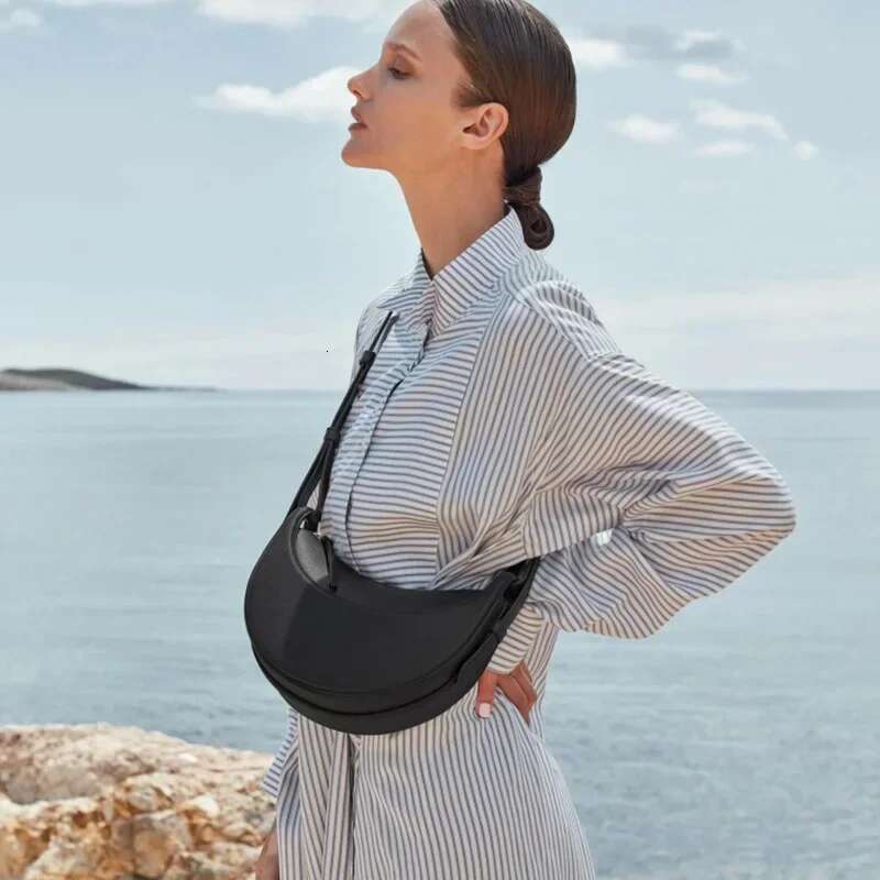 French Niche Crescent New High-end Leather Saddle Single Shoulder Crossbody Armpit Bag For Women