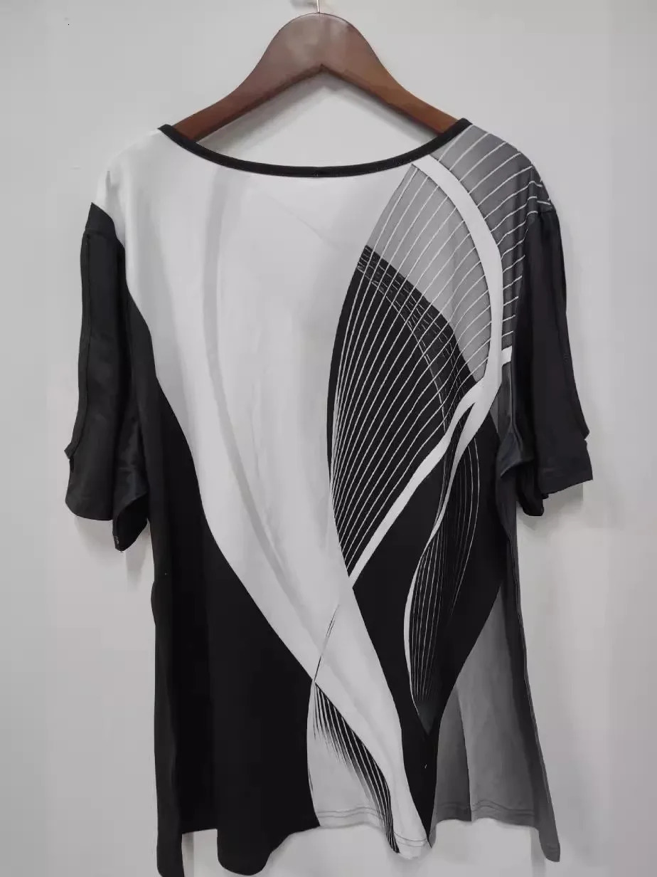 2024 plus size womens black and white color matching printed Vneck offtheshoulder large casual Tshirt woman 250514