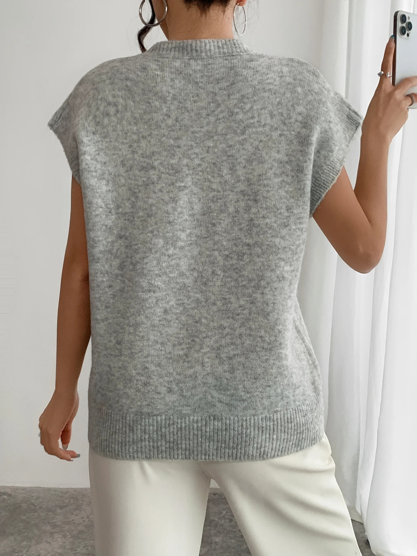 Elegant 3D floral pattern round neck knitted sweater set suitable for womens clothing 250506