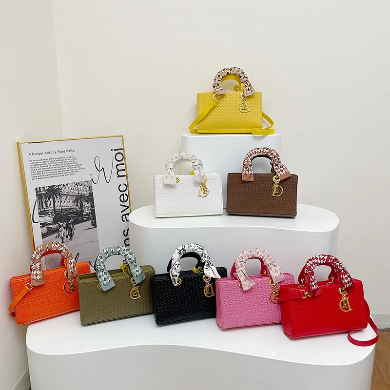 free shipping designer shoulder bags 2025 Spring New Fashionable Knitting Crossbody Artwork Bag for woman