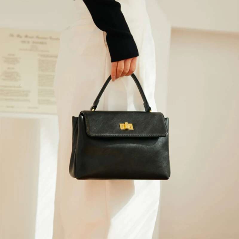Cowhide Genuine Tote Bag For Women Long Shoulder Strap High Quality Leather Gold Lock Handbag Versatile Crossbody Bags