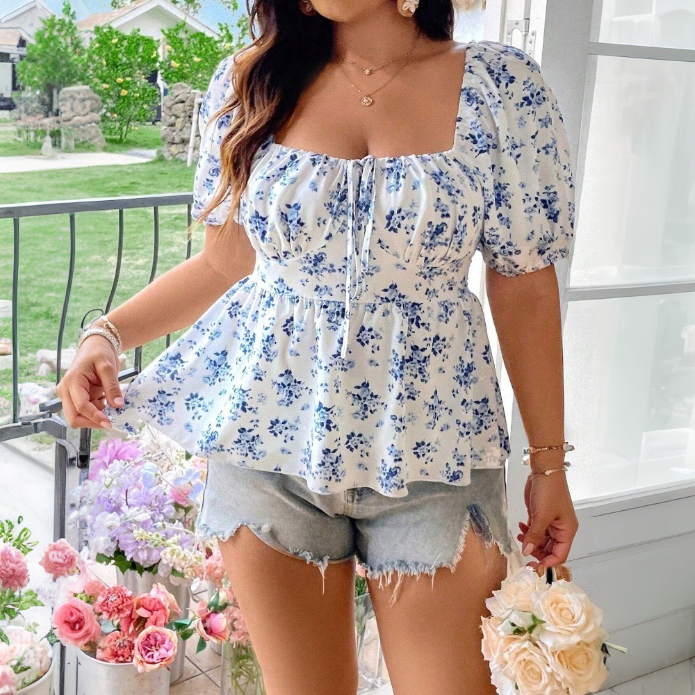 2025 Plus Size Womens Sweet and Fresh T-shirt Spring and Summer New Style Square Neck Short Floral Top