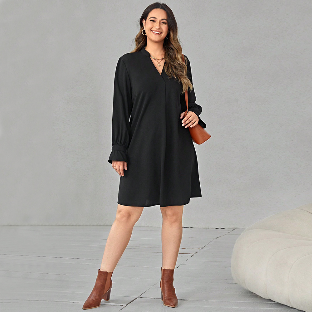 Plus Size Womens Autumn and Winter New V-neck Solid Color Long Sleeved Loose Casual Dress