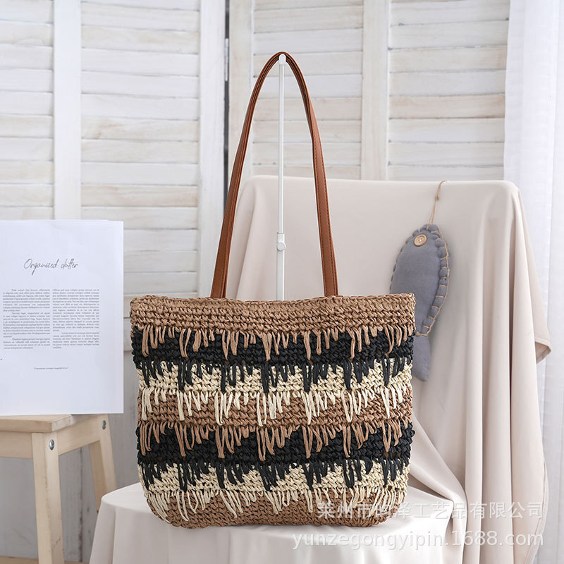 2025S designer new niche contrasting color summer shoulder grass woven ripple vacation beach women bag