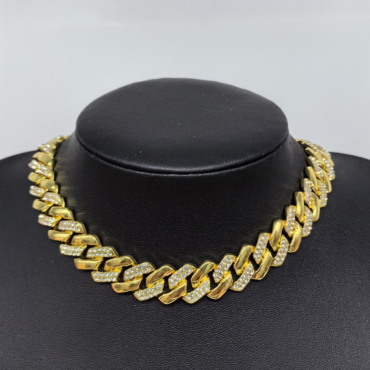 Men's Fashion Accessory Sturdy 14mm Wide Jewelry Item Featuring Rhodium Plated Links & Secure Closure