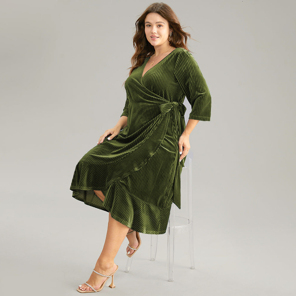 Elegant and Intellectual Temperament Fit Plus Size Womens Dress with Ruffle Edge Straps and Waist Cinching V-neck Dress