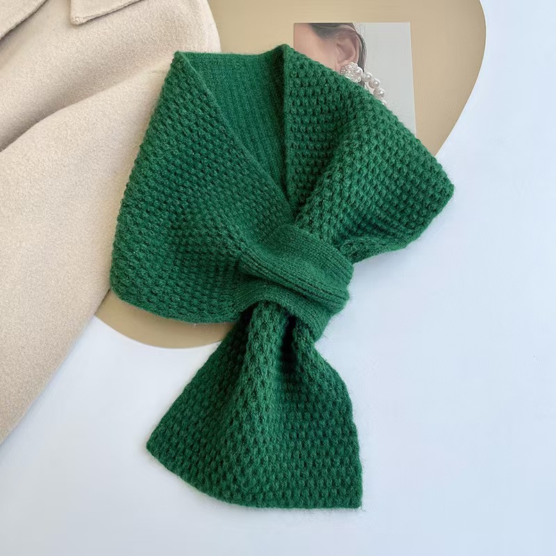 T717 autumn and winter cross warm wool knitted small scarf female Korean version all-match lazy short solid color neck protection small scarf trend