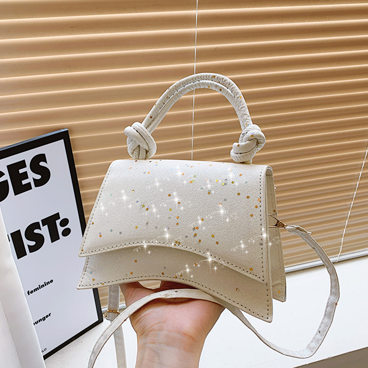 2025S designer new fashion sequin handbag women texture commuting shoulder crossbody versatile ins style armpit bag trend