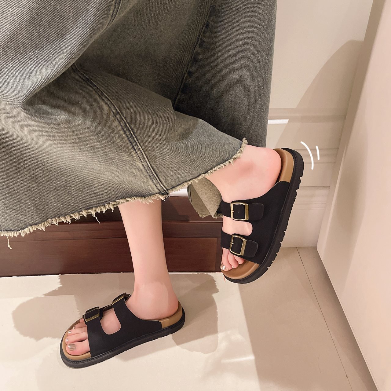 Summer Slipper For Women Beach Slippers Designer Shoes Flat Bottom Letter Decoration Fashion Non-Slip Ladies Indoor Footwear