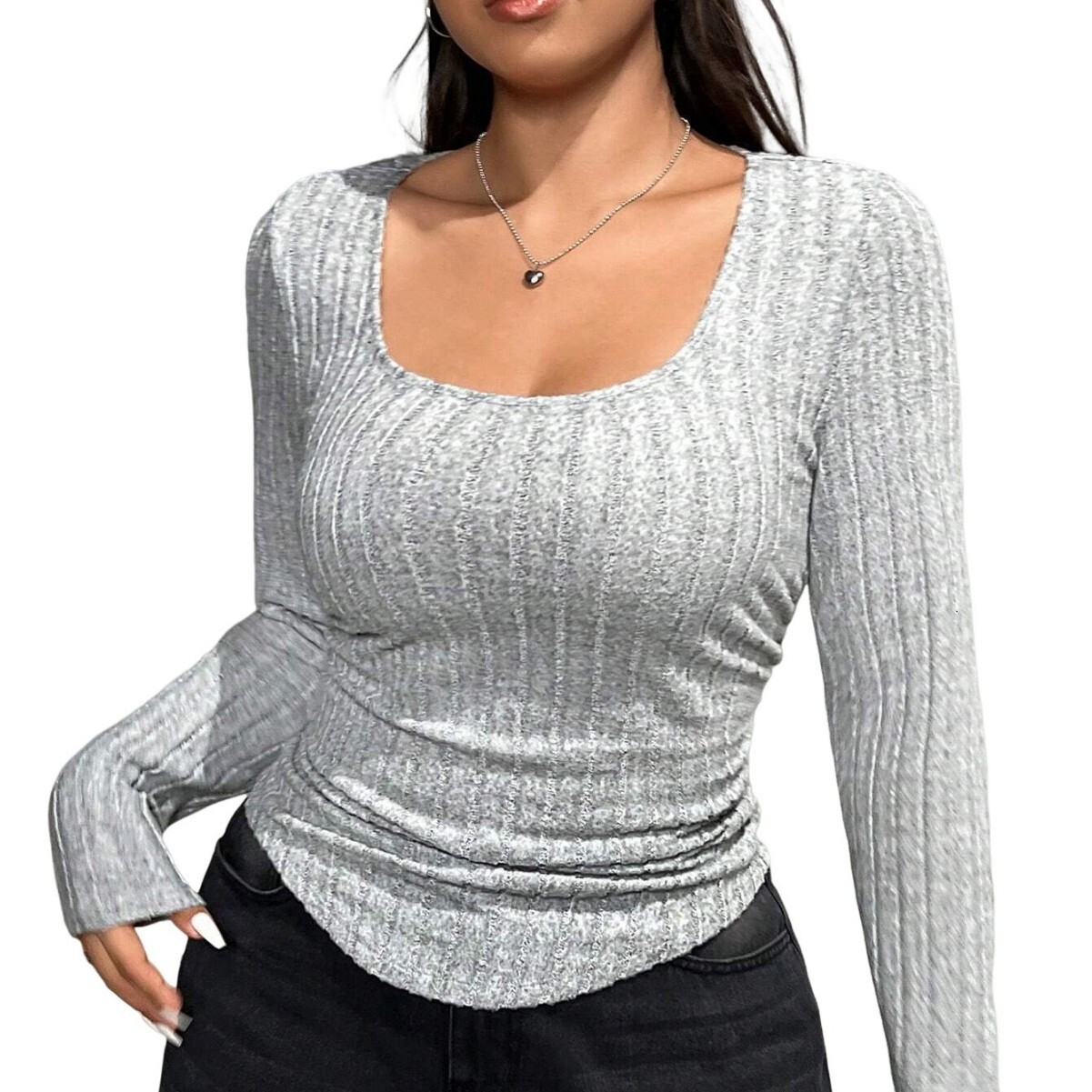 Autumn and Winter New Plus Size Womens Fashion Simple T-shirt Slim Fit and Slimming Commuting Long Sleeved Top
