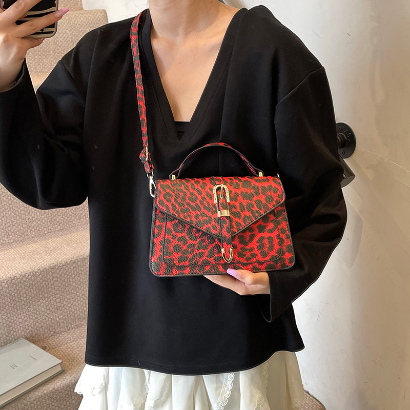 2025S designer stylish leopard print simple summer new personalized handbag crossbody small square women bag