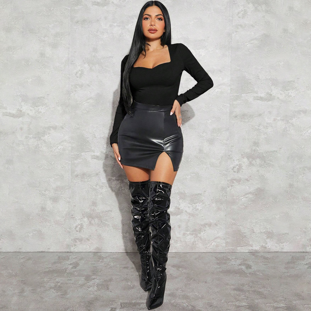 Plus Size Womens Simple Square Neck T-shirt Autumn and Winter Slim Fit and Slimming Bottom Top