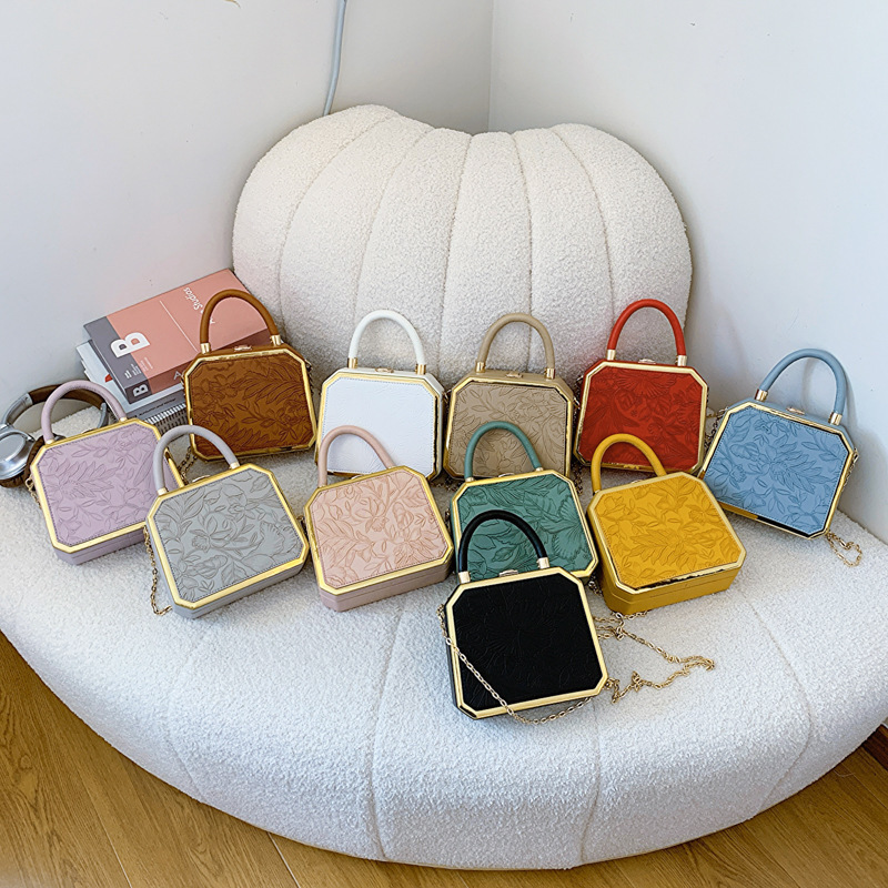 2025S designer stylish women new fashionable texture handbag crossbody shoulder banquet bag versatile box bag