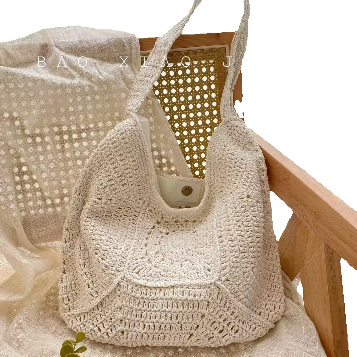 2025S designer high-end sense shoulder large capacity cotton thread new grandmother grid grass woven vacation beach versatile women bag