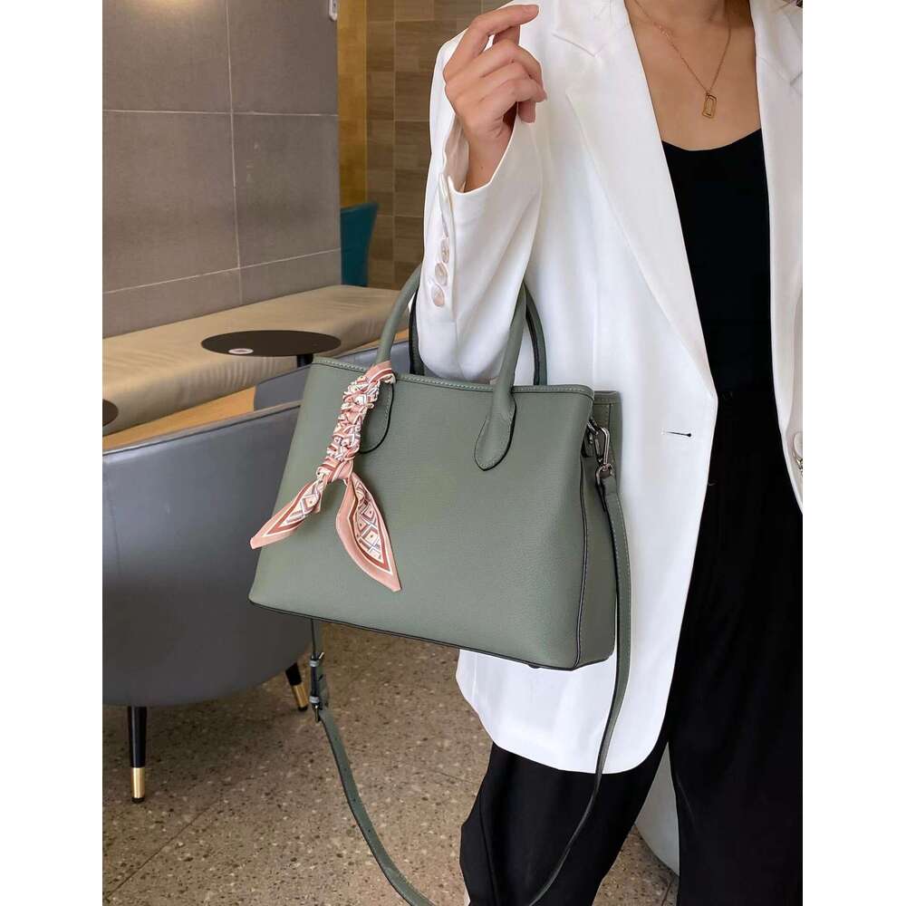 Tote Bag Head Layer Cowhide Single Shoulder Large Capacity Crossbody Handbag Women S Simple Shopping Bag Practical And Generous Commuting Bag KQ