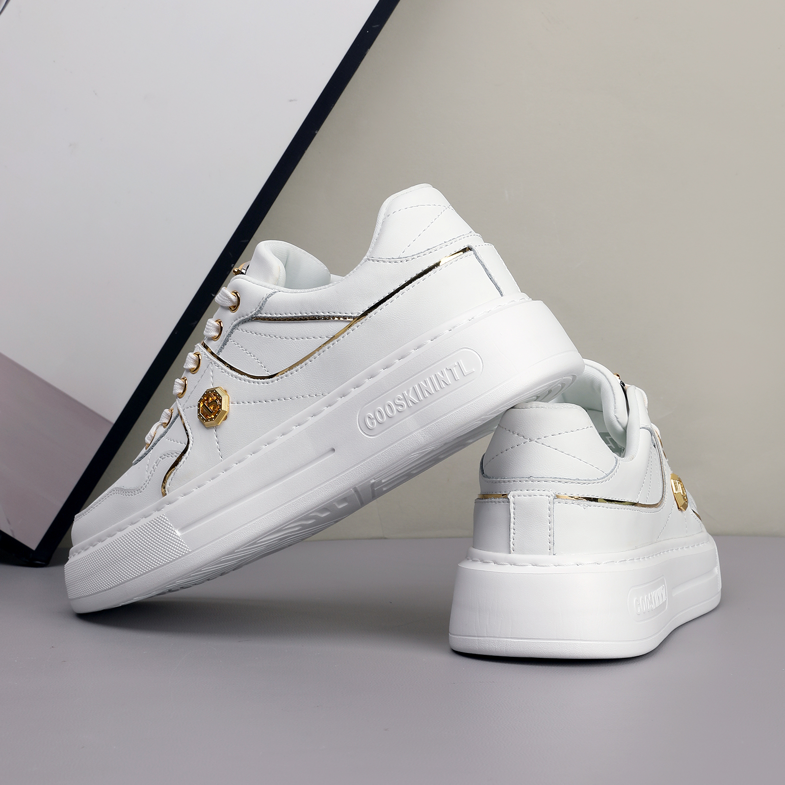 designer mens and womens sneakers 2025 shoes summer leather waterproof casual sneakers mens and womens lightweight breathable running platform shoes d