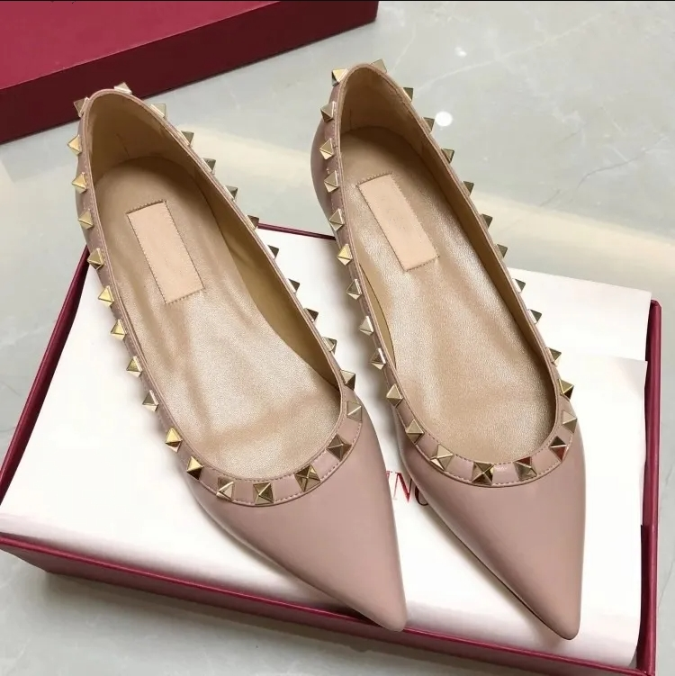 TOP Sandals Designer Rock Studed Women Dress Shoes Pointed Toe Rivet Loafers Summer Boat Woman Ballet Flat Heel Wedding Party Office Casual shoes