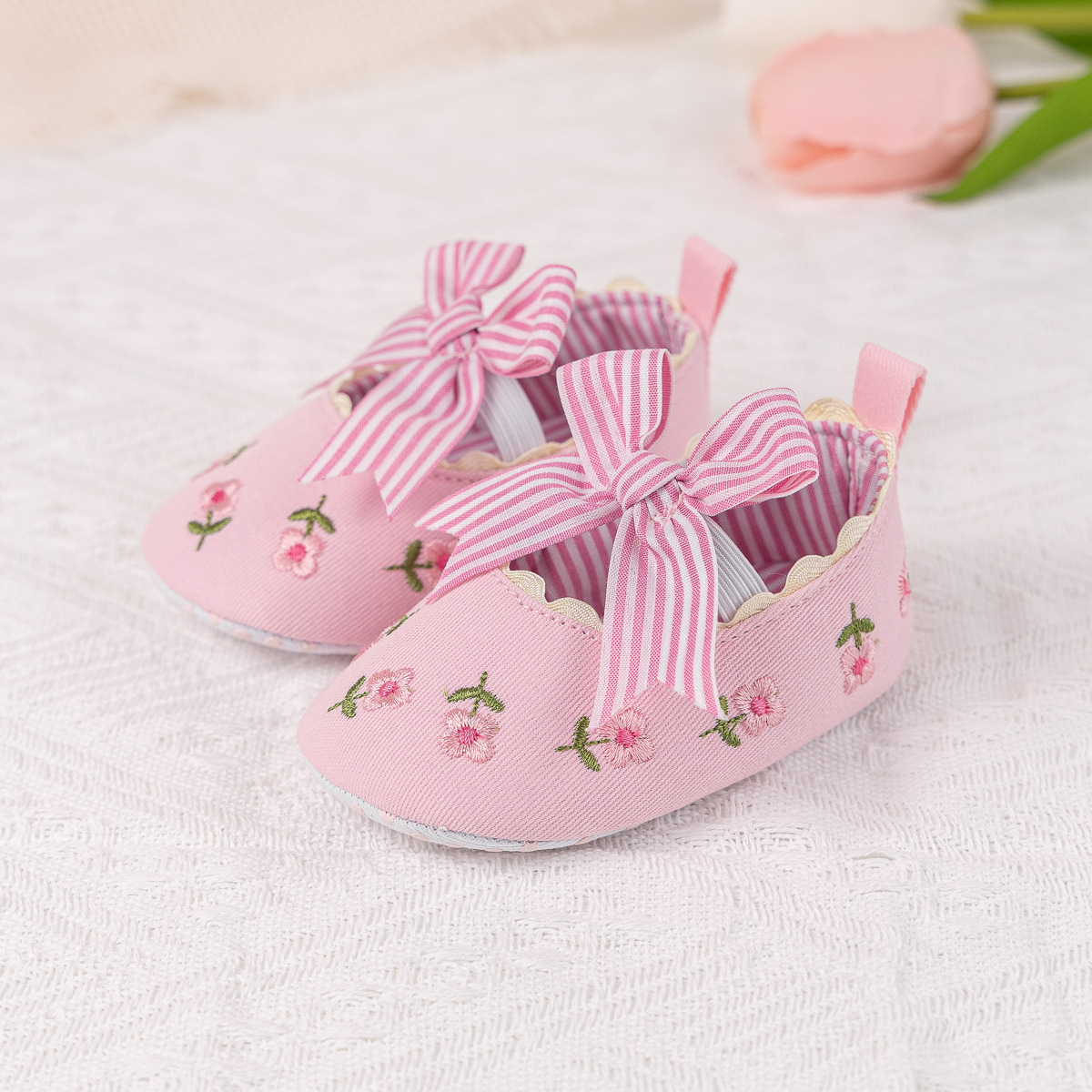Little Toddler New Printed Baby Girl Shoes Bowknot Soft Sole Anti-slip Shallow Cutefeet Baby Girls Princess Shoes First Walker Crib Shoes Sizes 0 - 18
