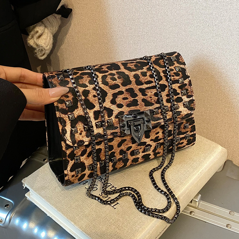 Advanced leopard print 2024 new trendy fashion single shoulder chain with niche design crossbody bag for women