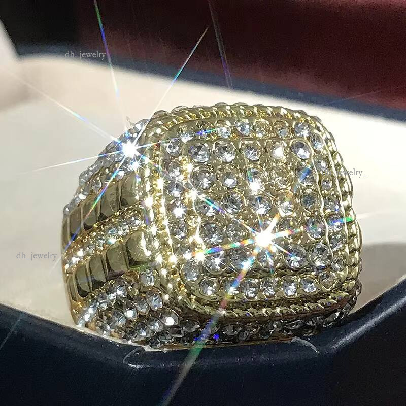 Huitan New Arrival Jewelry Crystal Rhinestone Exaggerated Full Zircon Wedding Iced Out Gold Plated Mens Dia Ring