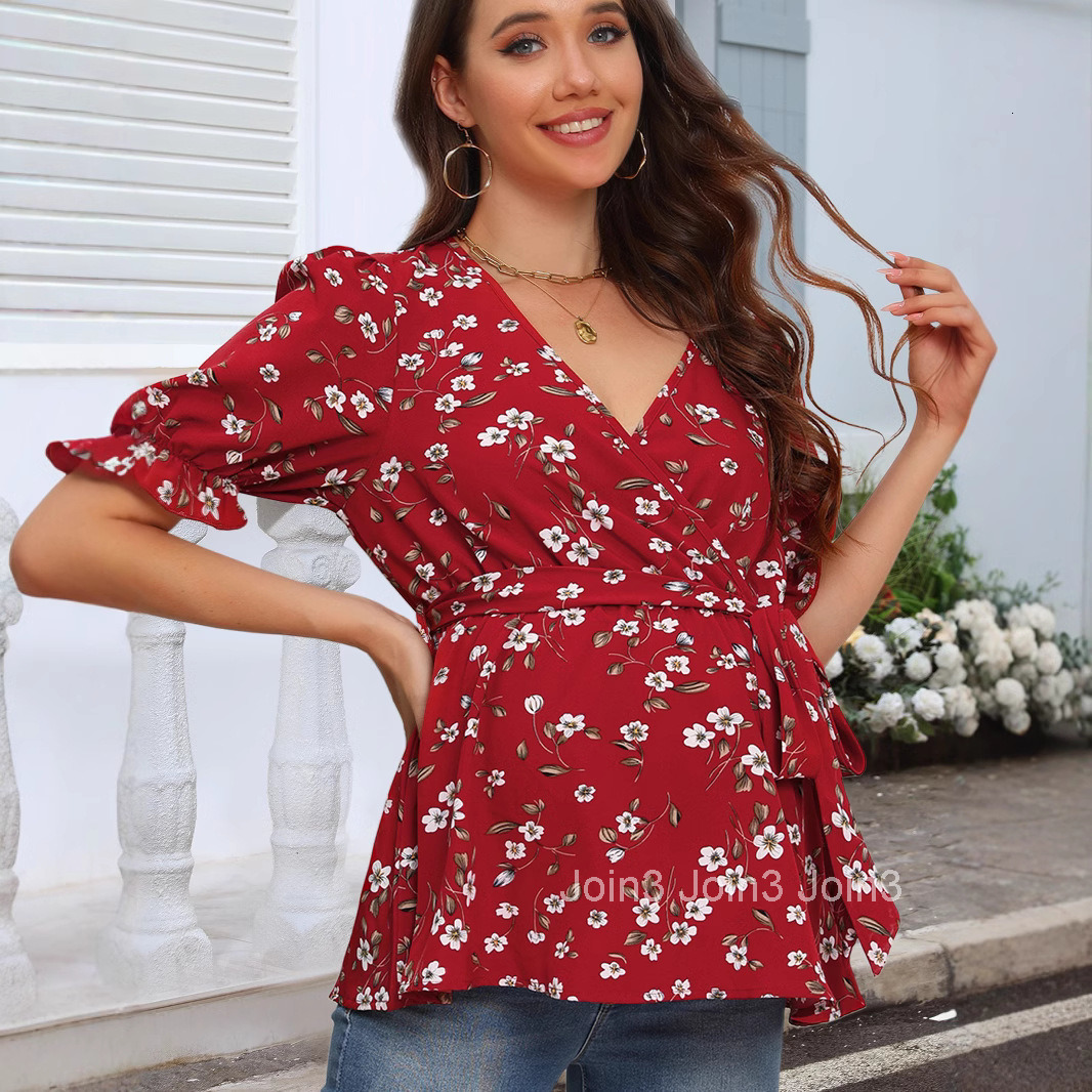 Pregnant Mother Cross Chest V-neck Waist Cinching Tied Up While Breastfeeding Wearing a Dress
