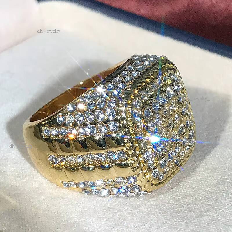 Huitan New Arrival Jewelry Crystal Rhinestone Exaggerated Full Zircon Wedding Iced Out Gold Plated Mens Dia Ring