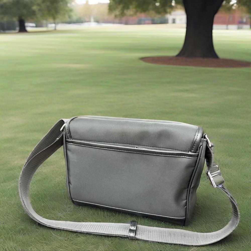 New nylon fabric triangular shoulder bag with large capacity flip cover mailman bag, simple and fashionable, classic and versatile for both men and wo