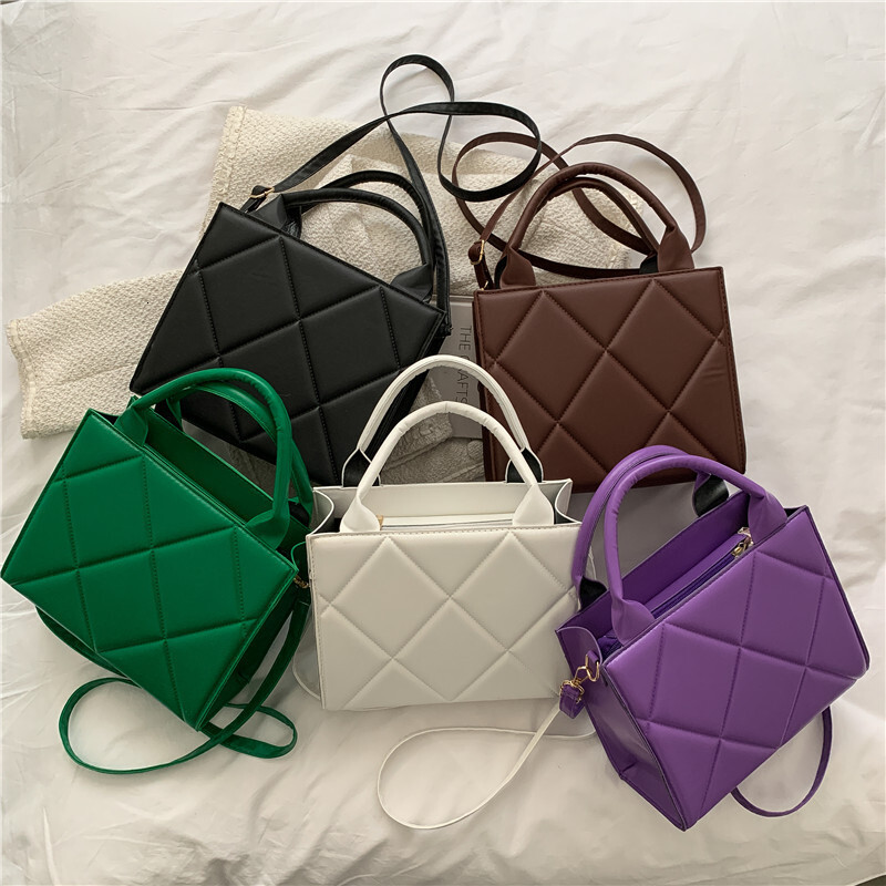 Western style solid for women's 2021 new winter diamond grid candy color portable one shoulder crossbody bag, simple small square bag