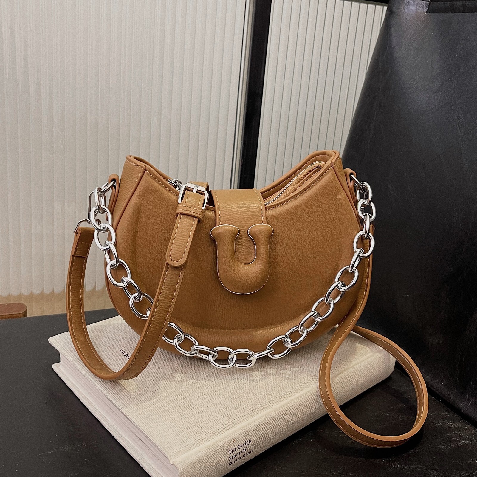 New style Xiaoxiangfeng chain fashionable single shoulder crossbody bag, internet celebrity