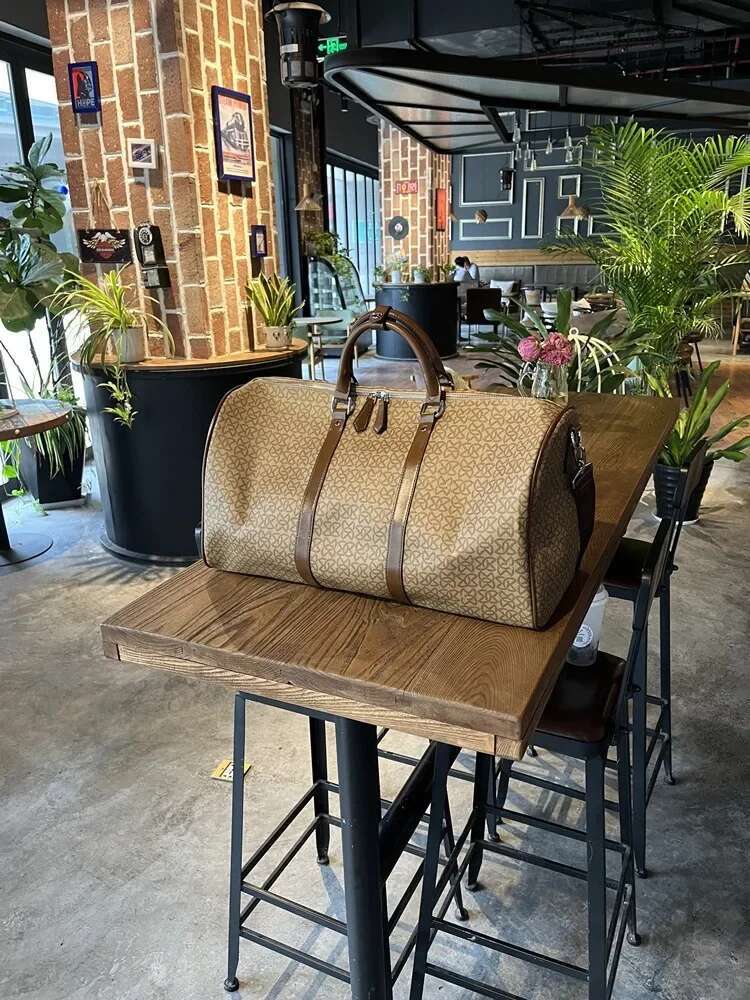 2025 New Designer Bag Fashion Crossbody Bag Men's Travel Large Capacity Luggage Bag Women's Shoulder Multi functional Women's Crossbody