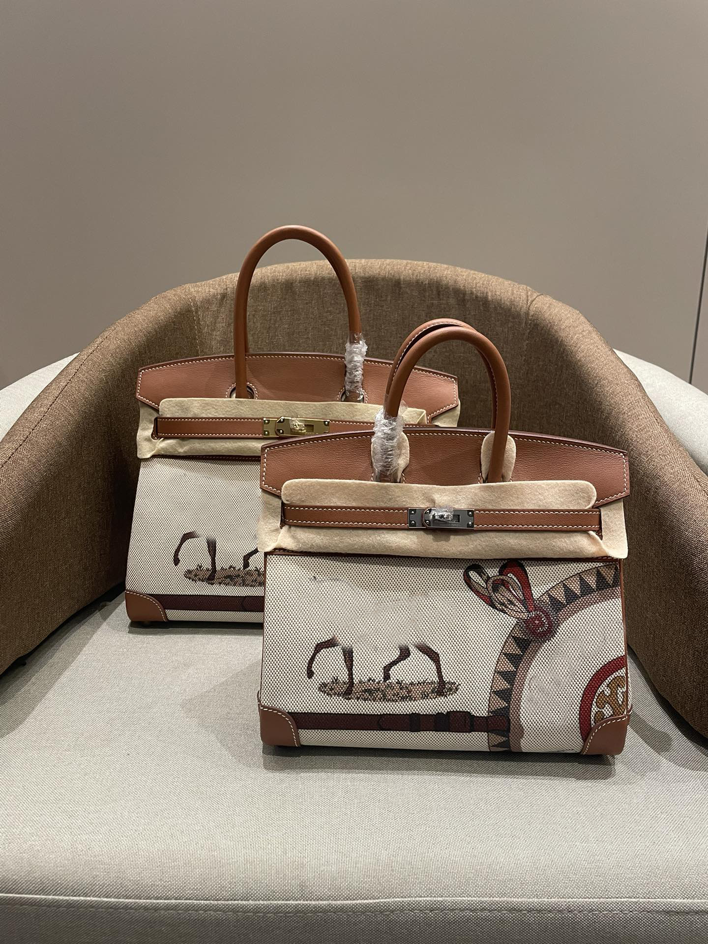 Free shipping 2025 new designer bag Shoulder Bags Fashion commute Printed Silk scarf handbag high-capacity underarm bag Tote bag