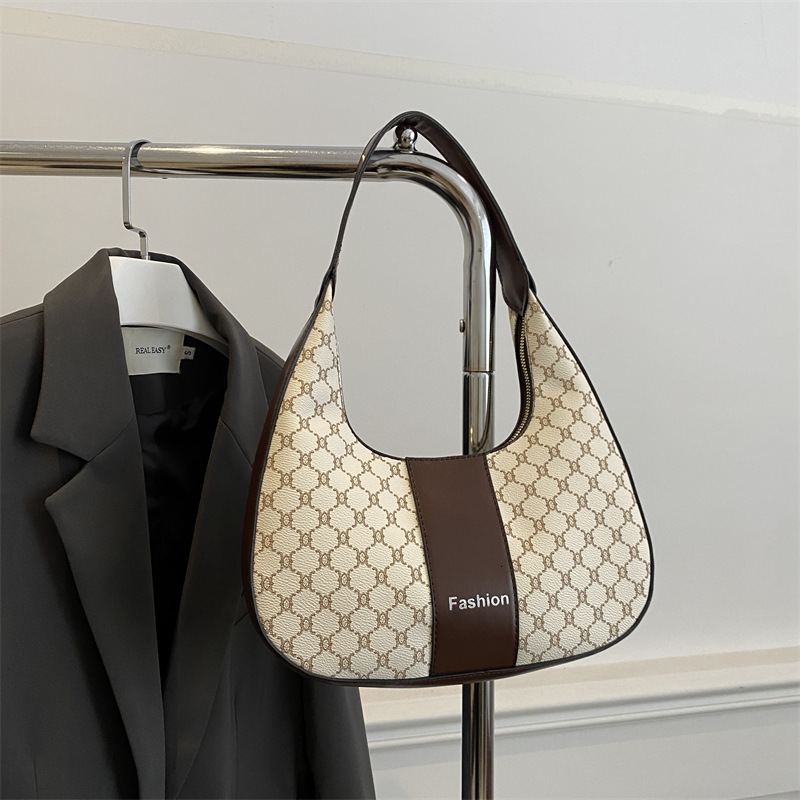 High quality texture niche 2024 for women, versatile and fashionable, single shoulder underarm women's contrasting color stick bag