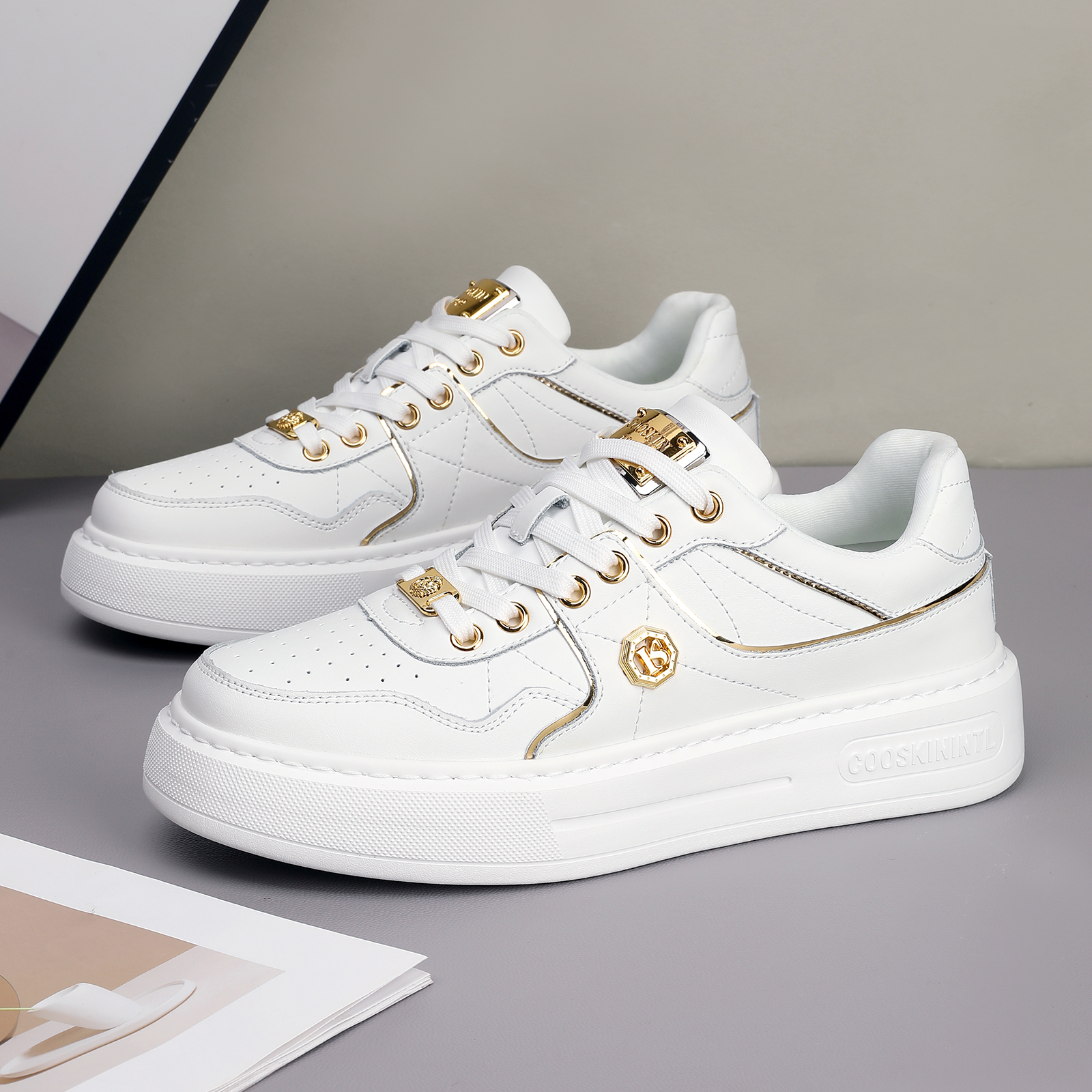 designer mens and womens sneakers 2025 shoes summer leather waterproof casual sneakers mens and womens lightweight breathable running platform shoes d