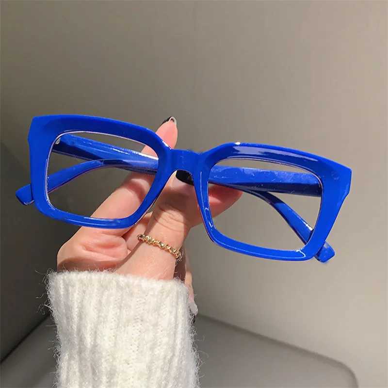 Fashion Anti Blue Light Glasses Women Fake Eyeglasses Trendy Rice Nail Square Frame Female Flat Light Glasses Computer GlassesXJ250516
