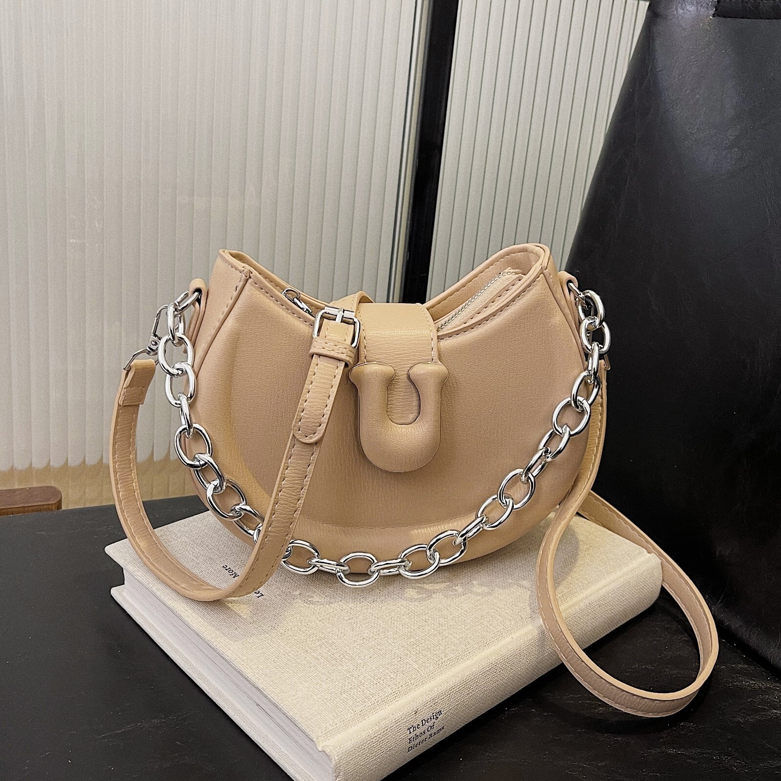New style Xiaoxiangfeng chain fashionable single shoulder crossbody bag, internet celebrity