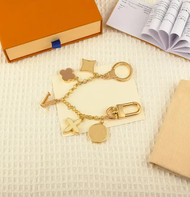 designer keychain women V Letters designers keychain 20styles wallet rabbit top llavero Car Key Chain men Buckle jewelry Keyring Keychains Lanyards1478