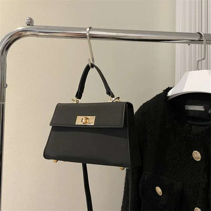 Free Shipping Women's Designer Handbag 2025 New Model Women's High-quality Dinner Dress Bag Commuting Fashion Korean Simple Shoulder Bag Wal