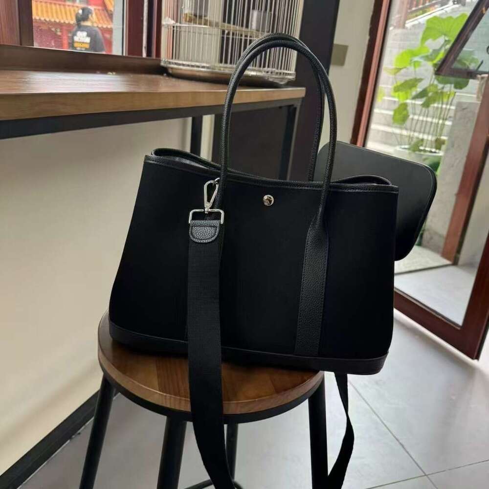 Tote Bag Canvas Splicing Head Layer Cowhide Garden Large Capacity Contrasting Color Hand Held Mom Commuting Shopping Bag Tote Women S Bag KQ
